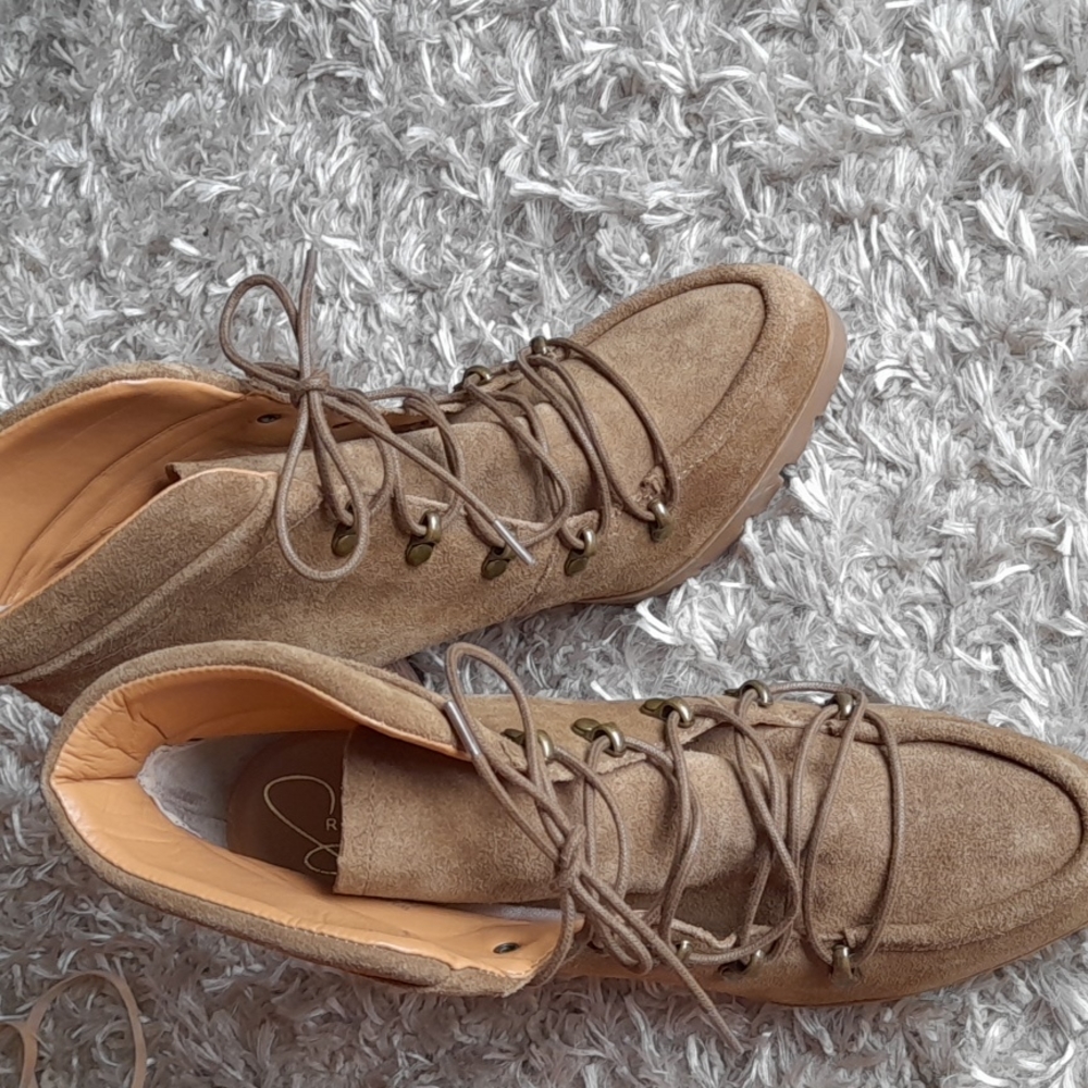 WOMEN SHOES